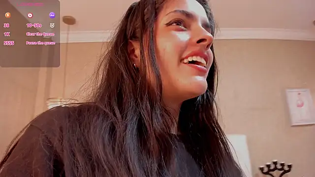 Snapshot of sofiaclauss chatting on 12.18.24 sofiaclauss online show from 12.18.24