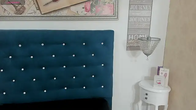 Snapshot of sofiaclauss chatting on 02.21.25 sofiaclauss online show from 02.21.25