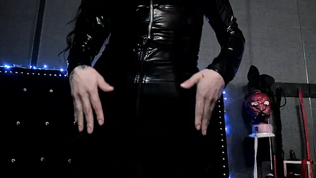 LusstCruella online show from 01.15.25