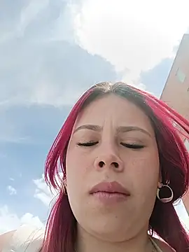 aurora sky11 online show from 10.22.25