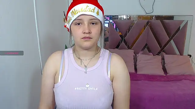 Snapshot of Krysstal_tay chatting on 12.17.24 Krysstal tay online show from 12.17.24