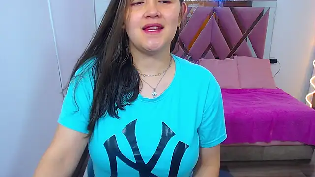 Snapshot of Krysstal_tay chatting on 12.18.24 Krysstal tay online show from 12.18.24