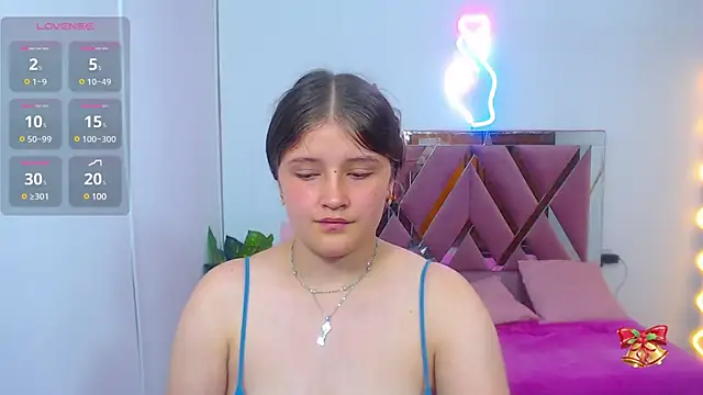 Snapshot of Krysstal_tay chatting on 12.18.24 Krysstal tay online show from 12.18.24