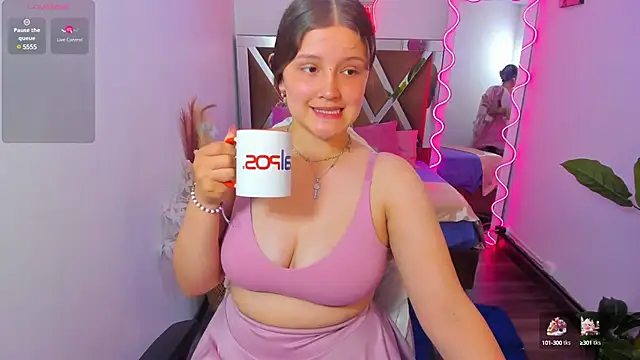 Snapshot of Krysstal_tay chatting on 12.21.24 Krysstal tay online show from 12.21.24