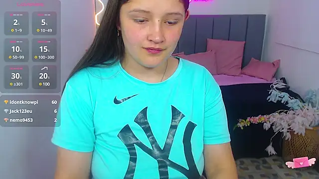 Snapshot of Krysstal_tay chatting on 01.24.25 Krysstal tay online show from 01.24.25