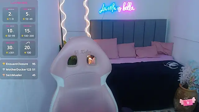 Snapshot of Krysstal_tay chatting on 02.02.25 Krysstal tay online show from 02.02.25