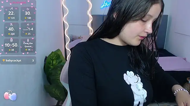 Snapshot of Krysstal_tay chatting on 02.08.25 Krysstal tay online show from 02.08.25