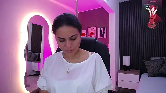 natasha  jackson online show from 10.18.25