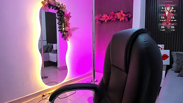 natasha  jackson online show from 12.18.25