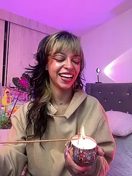 Snapshot of Kitty_arts chatting on 03.16.25 Kitty arts online show from 03.16.25