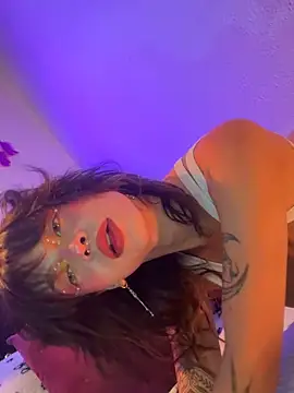 Snapshot of Kitty_arts chatting on 10.19.25 Kitty arts online show from 10.19.25