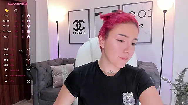 kendaall jenner  online show from 03.01.25