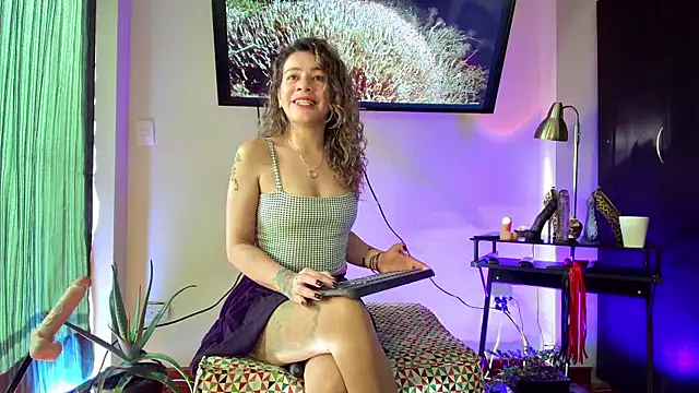 oriana thomson2 online show from 01.15.25