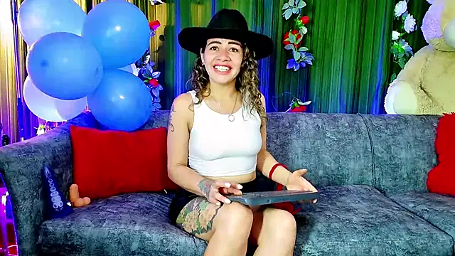 oriana thomson2 online show from 02.24.25