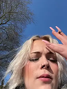 elina may online show from 03.08.25