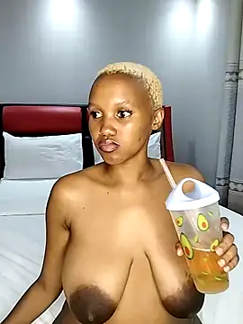 Snapshot of Sego_TeeTee chatting on 03.15.25 Sego TeeTee online show from 03.15.25