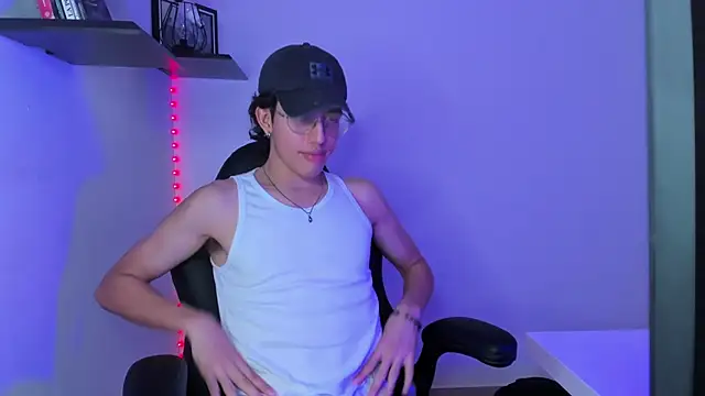Snapshot of manu_vera chatting on 02.28.25 manu vera online show from 02.28.25