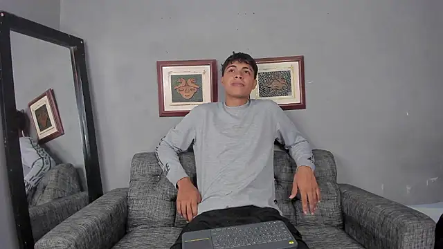 Snapshot of dafnezahiraa_ chatting on 12.03.24 dafnezahiraa online show from 12.03.24