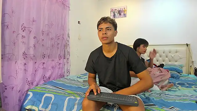 Snapshot of dafnezahiraa_ chatting on 03.19.25 dafnezahiraa online show from 03.19.25