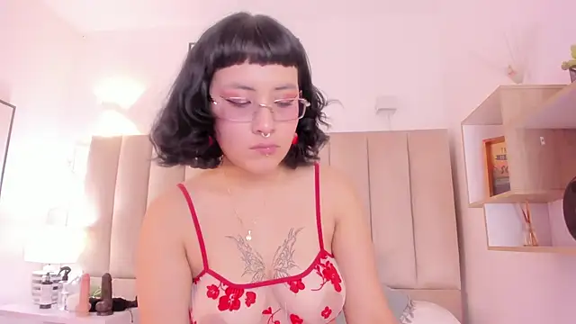 Snapshot of Haru_Bonny chatting on 12.13.24 Haru Bonny online show from 12.13.24