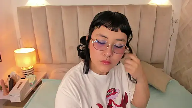 Snapshot of Haru_Bonny chatting on 01.08.26 Haru Bonny online show from 01.08.26