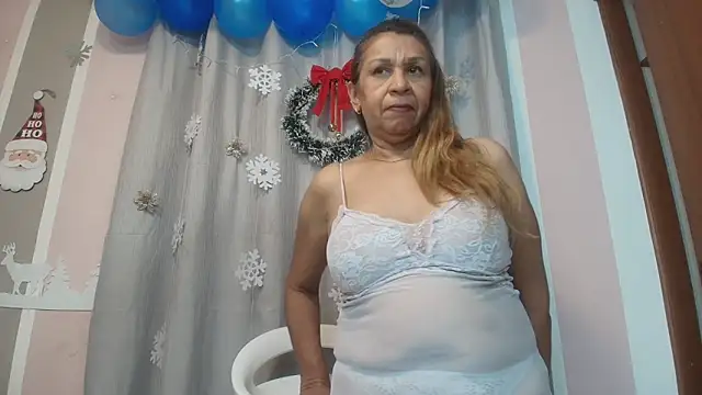 Snapshot of Lesbiandreams chatting on 12.13.24 Lesbiandreams online show from 12.13.24