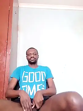 Snapshot of Izifebe chatting on 06.15.26 Izifebe online show from 06.15.26