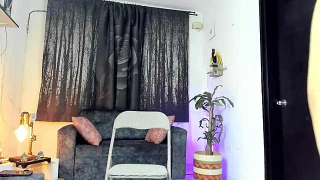 Alaia Love77 online show from 11.18.25