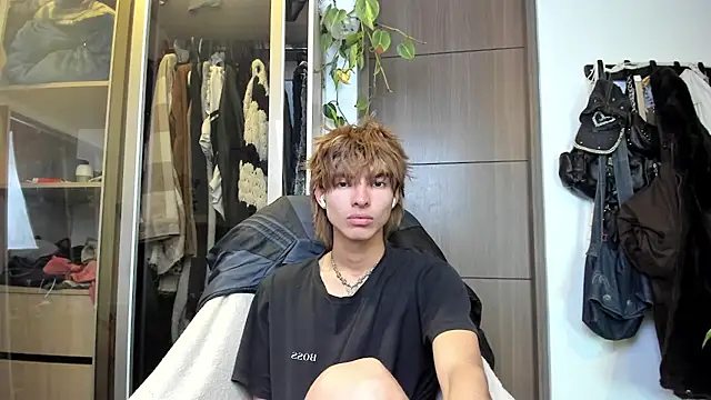 Snapshot of santy-kitty chatting on 02.16.25 santy-kitty online show from 02.16.25