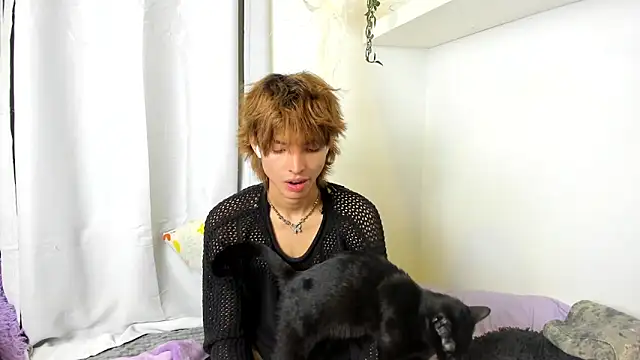 Snapshot of santy-kitty chatting on 02.20.25 santy-kitty online show from 02.20.25