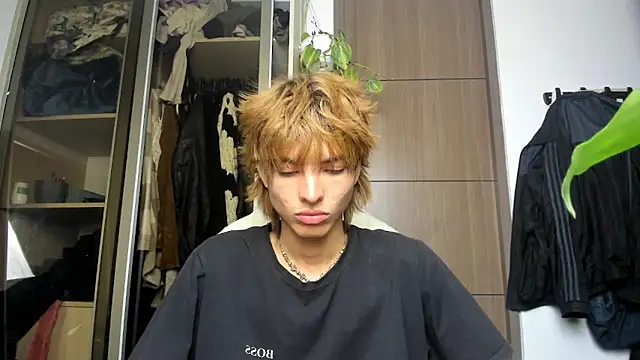 Snapshot of santy-kitty chatting on 02.22.25 santy-kitty online show from 02.22.25