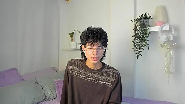 Snapshot of santy-kitty chatting on 02.17.26 santy-kitty online show from 02.17.26