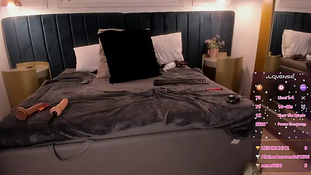 Snapshot of Issabella_Roa chatting on 12.16.24 Issabella Roa online show from 12.16.24