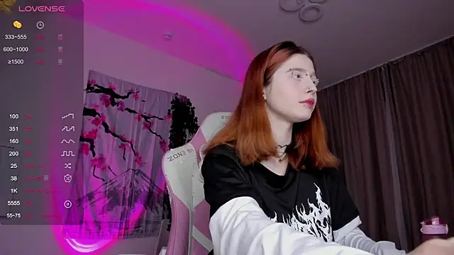 ScarletRos3 online show from 02.28.25