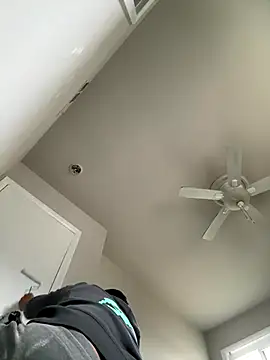 Snapshot of elamante03 chatting on 12.04.24 elamante03 online show from 12.04.24