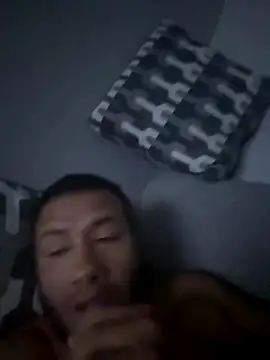 Snapshot of elamante03 chatting on 09.16.25 elamante03 online show from 09.16.25