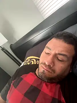 Snapshot of elamante03 chatting on 11.20.25 elamante03 online show from 11.20.25