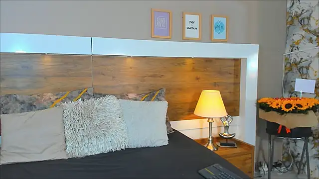 EmaBakker online show from 03.15.25