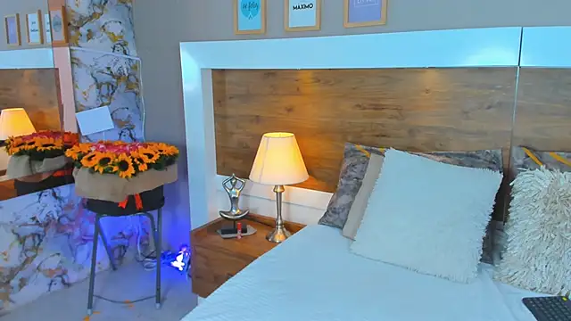 EmaBakker online show from 03.19.25