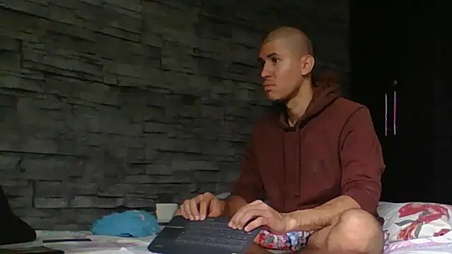 Snapshot of Sexylatin64 chatting on 02.08.26 Sexylatin64 online show from 02.08.26