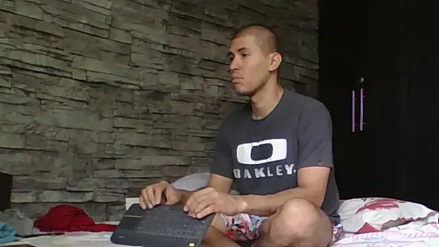 Snapshot of Sexylatin64 chatting on 02.14.26 Sexylatin64 online show from 02.14.26