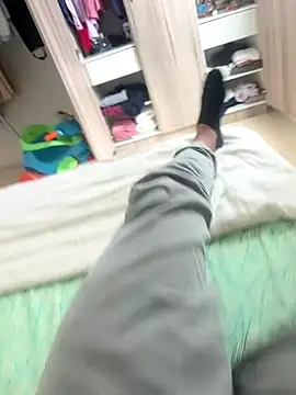 Snapshot of Edbero chatting on 10.23.25 Edbero online show from 10.23.25