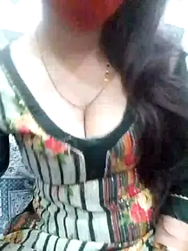 Snapshot of Mahi_Baby25 chatting on 03.22.25 Mahi Baby25 online show from 03.22.25