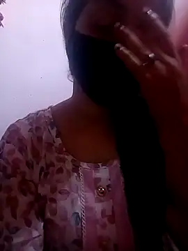 Snapshot of Mahi_Baby25 chatting on 10.15.25 Mahi Baby25 online show from 10.15.25