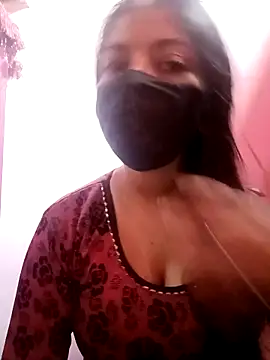 Snapshot of Mahi_Baby25 chatting on 10.17.25 Mahi Baby25 online show from 10.17.25