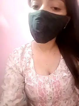 Snapshot of Mahi_Baby25 chatting on 10.24.25 Mahi Baby25 online show from 10.24.25