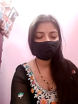 Snapshot of Mahi_Baby25 chatting on 10.29.25 Mahi Baby25 online show from 10.29.25