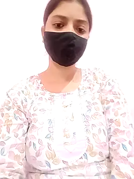 Snapshot of Mahi_Baby25 chatting on 11.24.25 Mahi Baby25 online show from 11.24.25