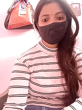 Snapshot of Mahi_Baby25 chatting on 11.28.25 Mahi Baby25 online show from 11.28.25