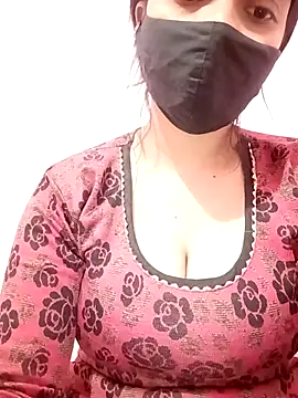 Snapshot of Mahi_Baby25 chatting on 11.30.25 Mahi Baby25 online show from 11.30.25